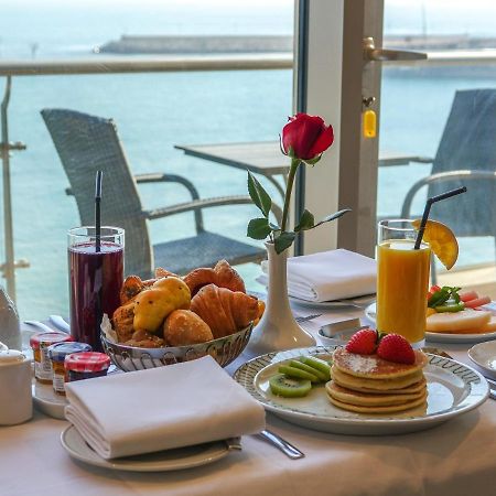 Al Kout Beach Hotel Kuwait City Bagian luar foto