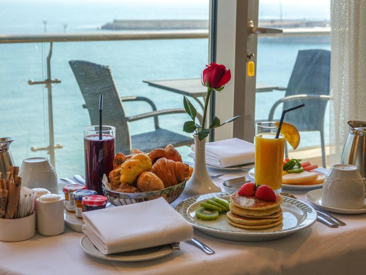 Al Kout Beach Hotel Kuwait City Bagian luar foto