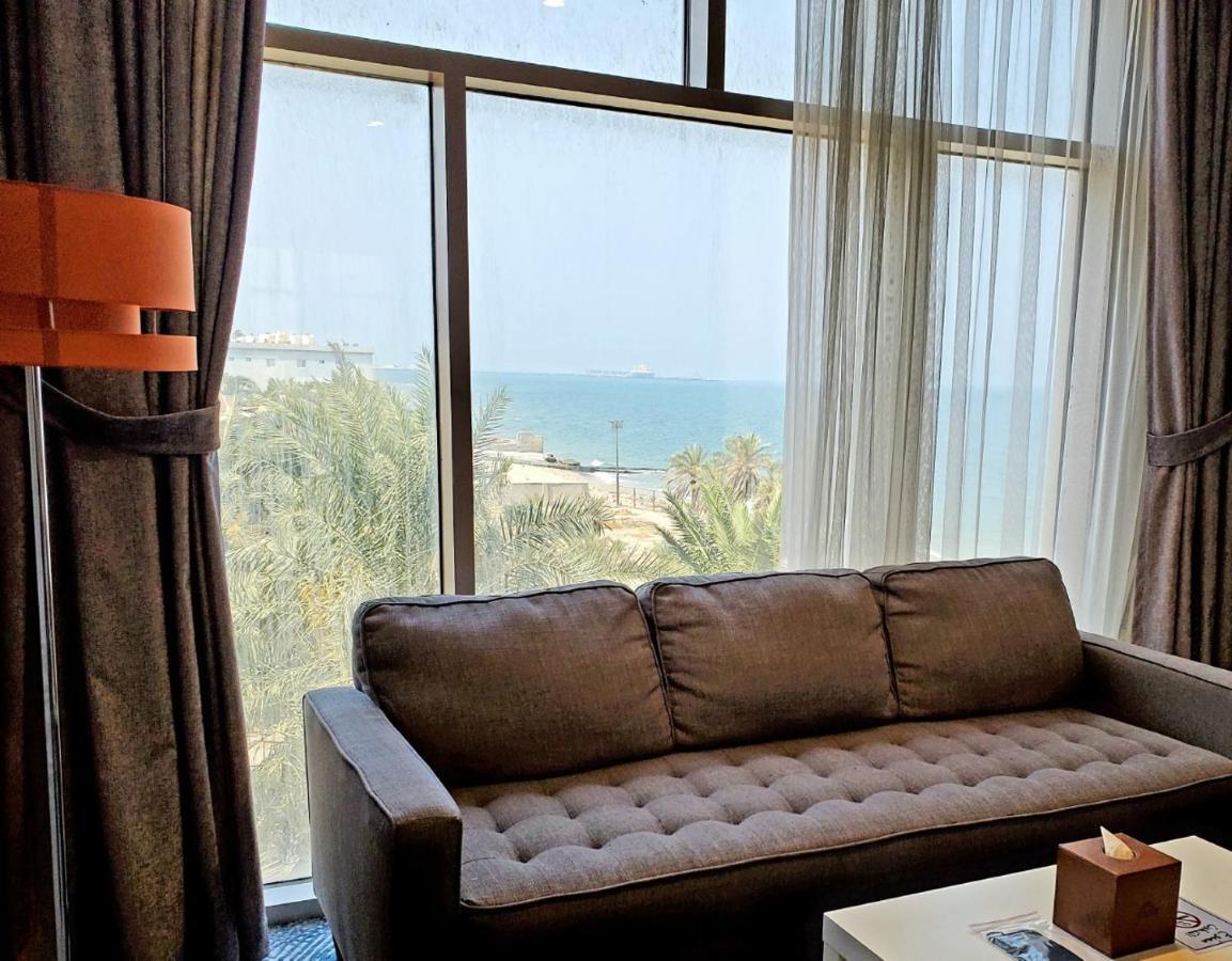 Al Kout Beach Hotel Kuwait City Bagian luar foto