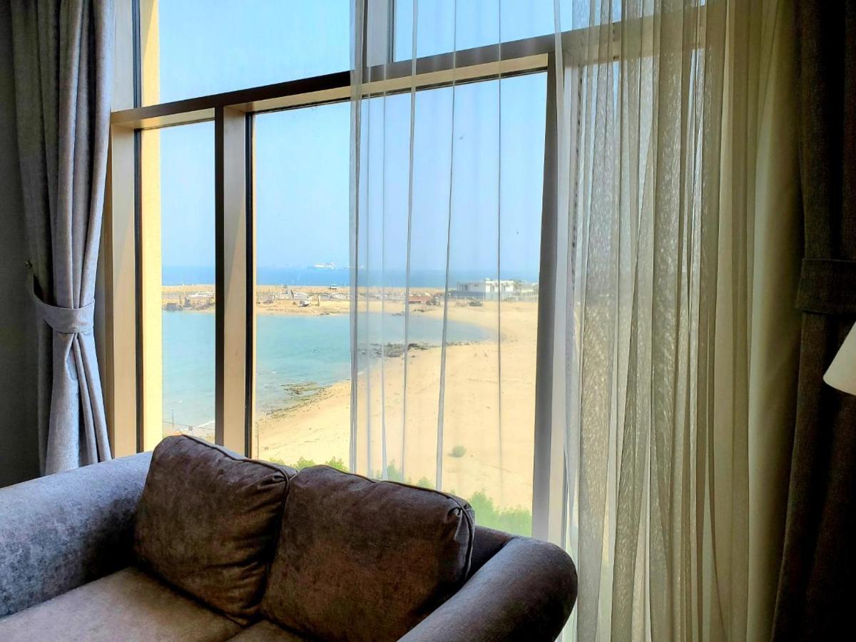 Al Kout Beach Hotel Kuwait City Bagian luar foto