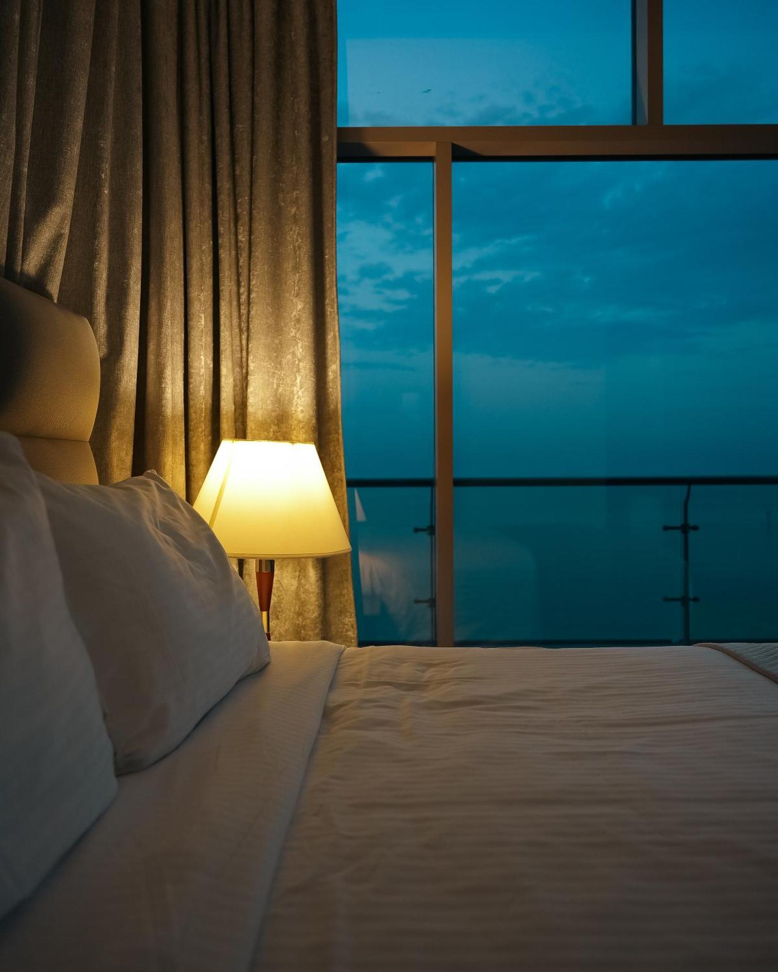 Al Kout Beach Hotel Kuwait City Bagian luar foto