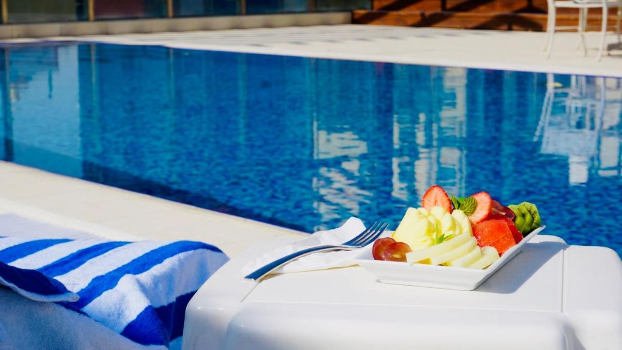 Al Kout Beach Hotel Kuwait City Bagian luar foto