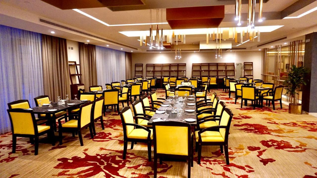 Al Kout Beach Hotel Kuwait City Bagian luar foto