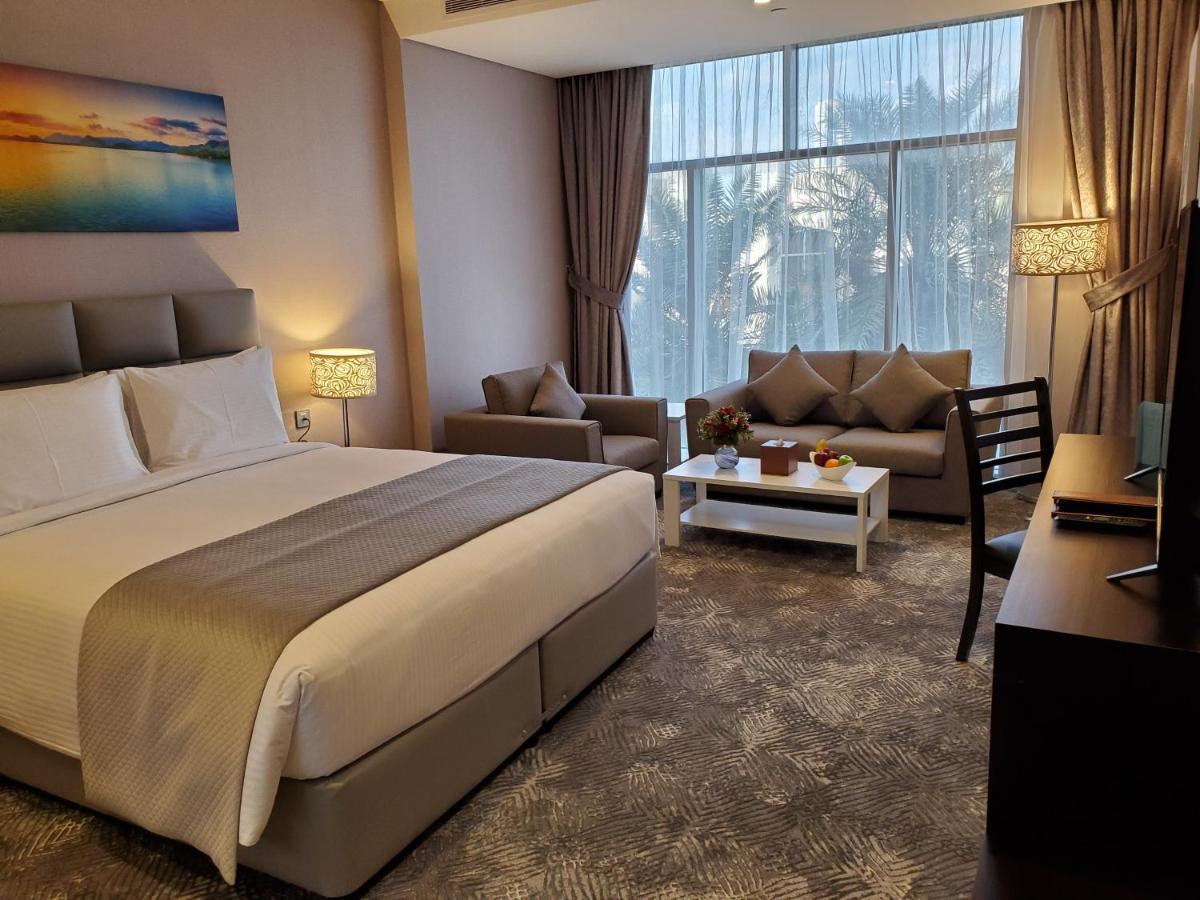 Al Kout Beach Hotel Kuwait City Bagian luar foto