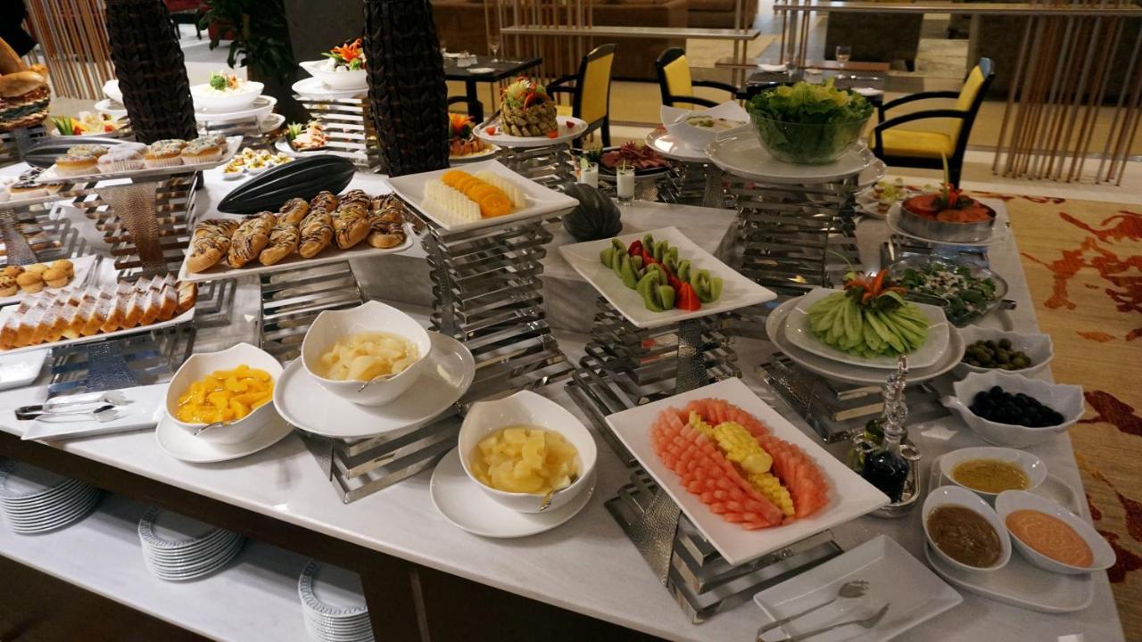 Al Kout Beach Hotel Kuwait City Bagian luar foto
