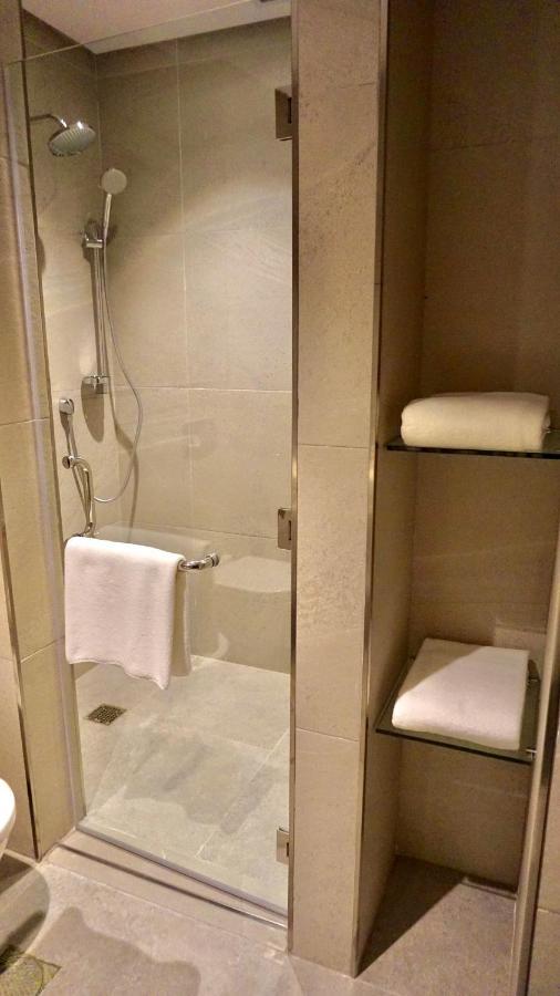 Al Kout Beach Hotel Kuwait City Bagian luar foto